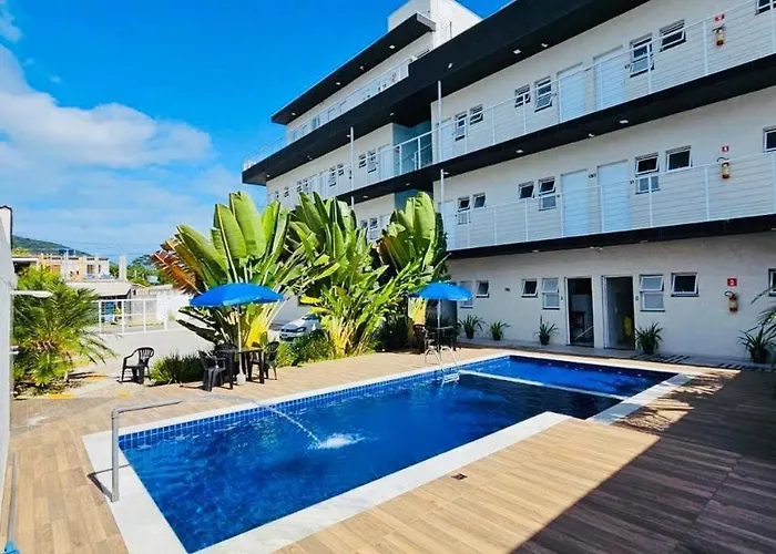 Chalé 19 com Piscina Ubatuba Maranduba proximo á praia